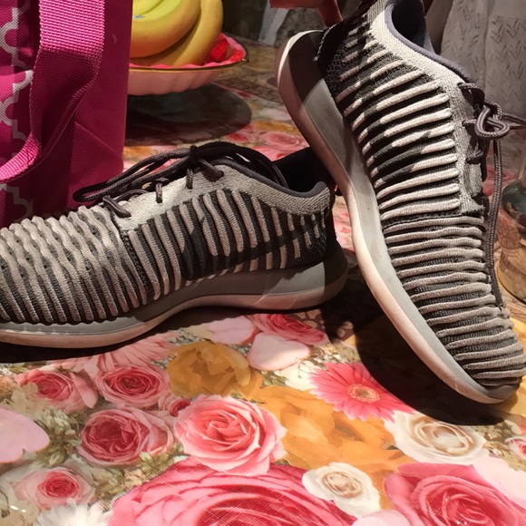 Nike fly knit roshe two - Picture 3 of 4